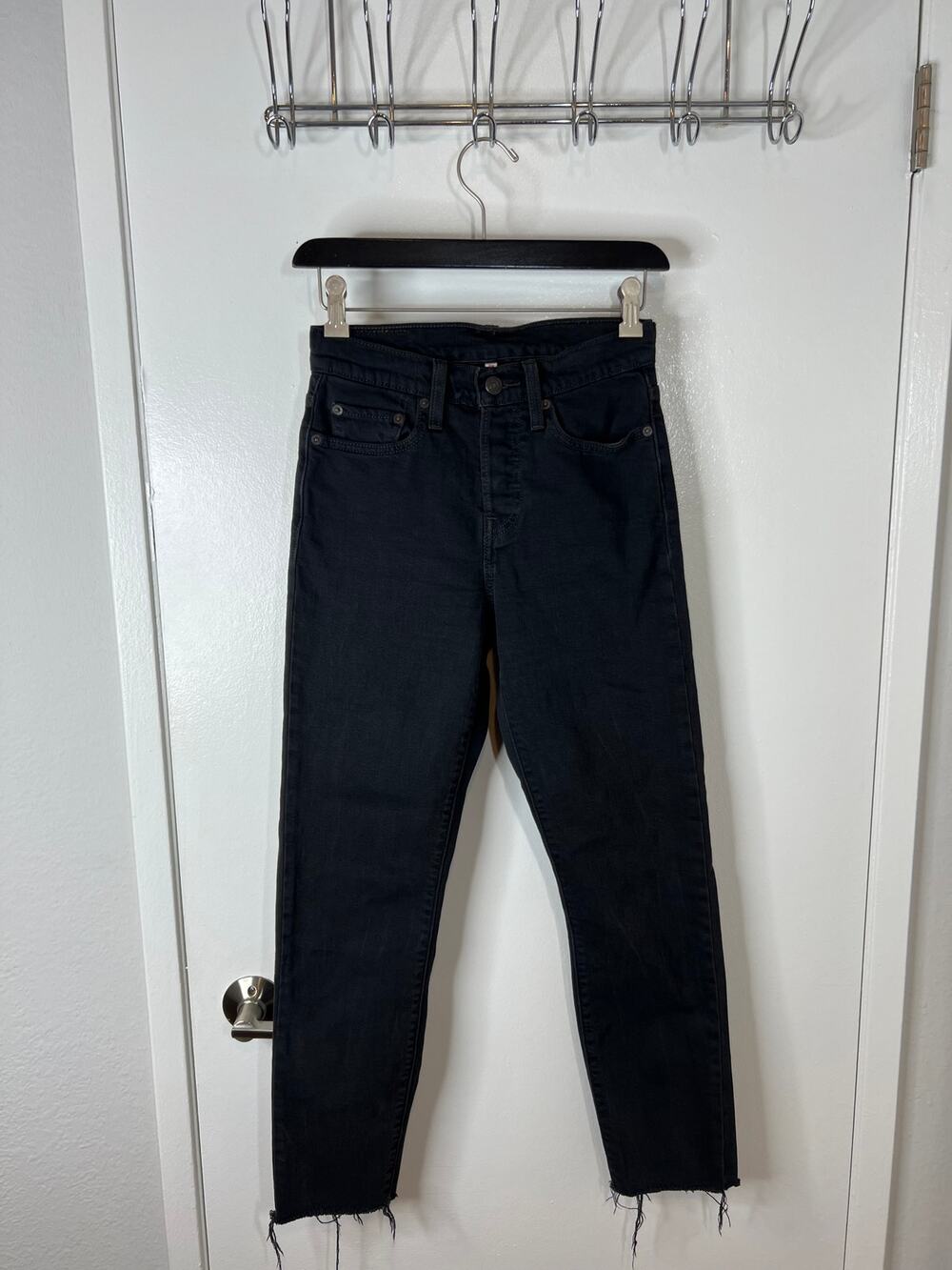 Levi's Women's Button-Fly Raw Hem Skinny Jeans Graphite Grey ~ Size 25
